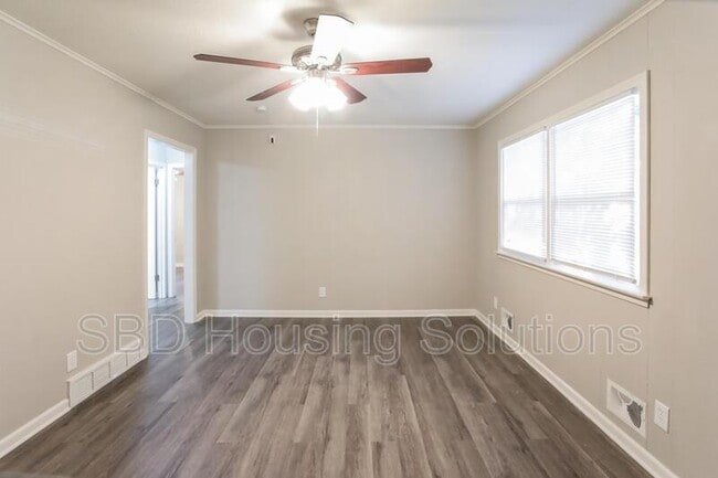 Building Photo - 1903 S Crescent Ave