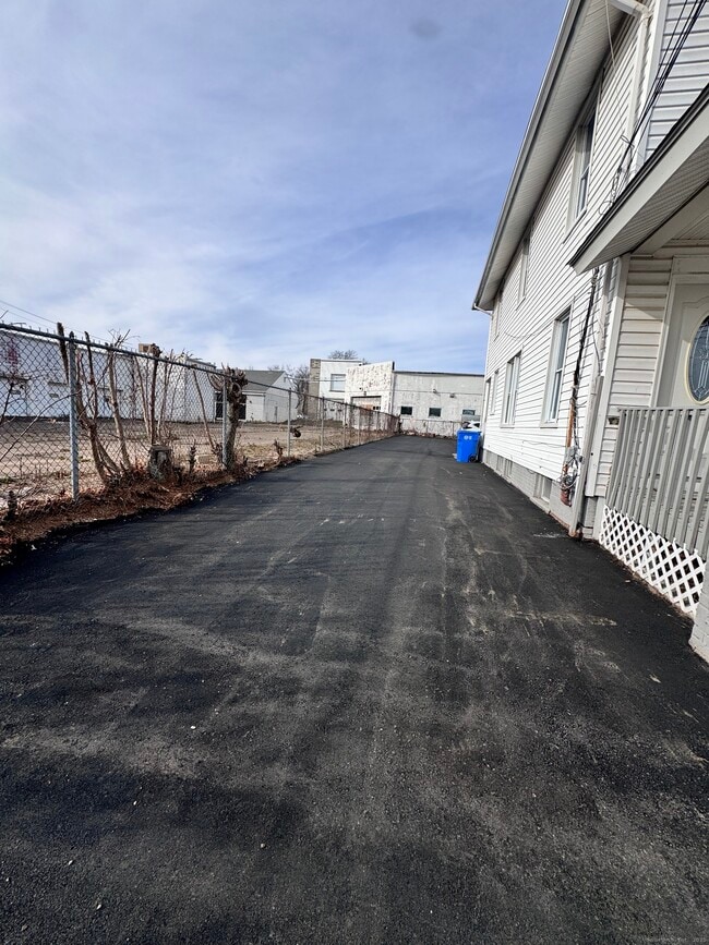 Building Photo - 62 Marne St