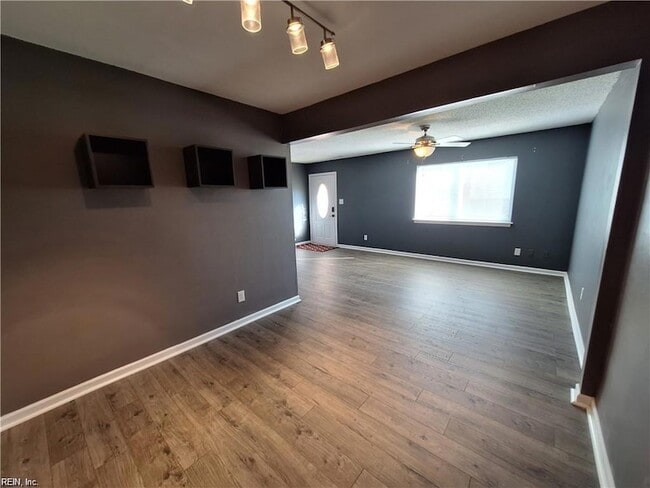 Building Photo - 1312 Sierra Dr