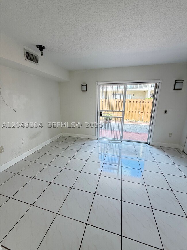 Building Photo - 6926 NW 166th Terrace