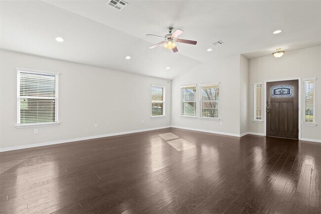 Building Photo - 800 Bryce Canyon Dr