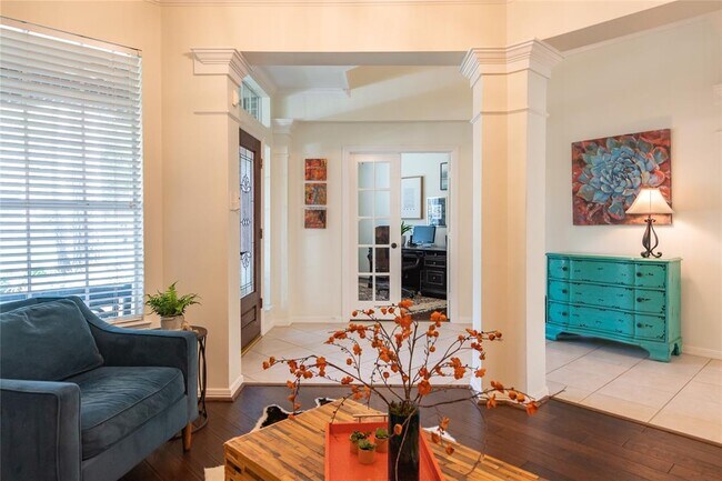 Building Photo - 43 N Greenvine Cir