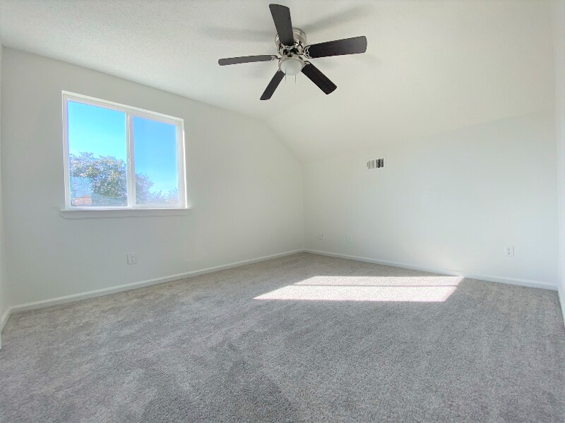 Building Photo - 925 Belvoir Dr