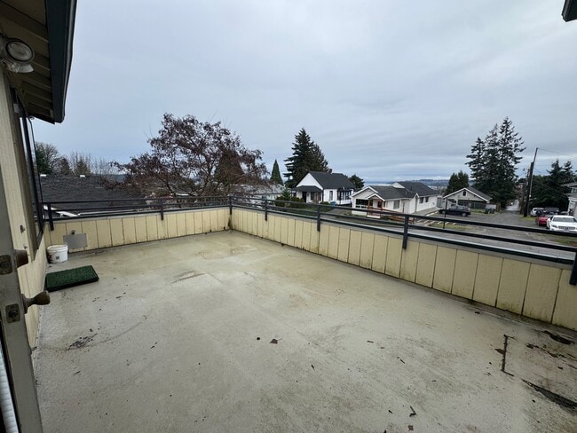 Building Photo - 4924 N Pearl St