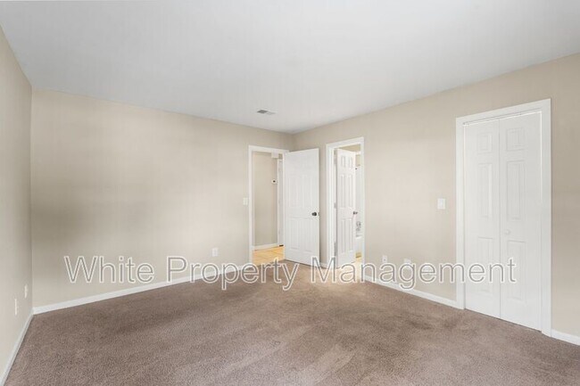 Building Photo - 7825 Renaissance Ct