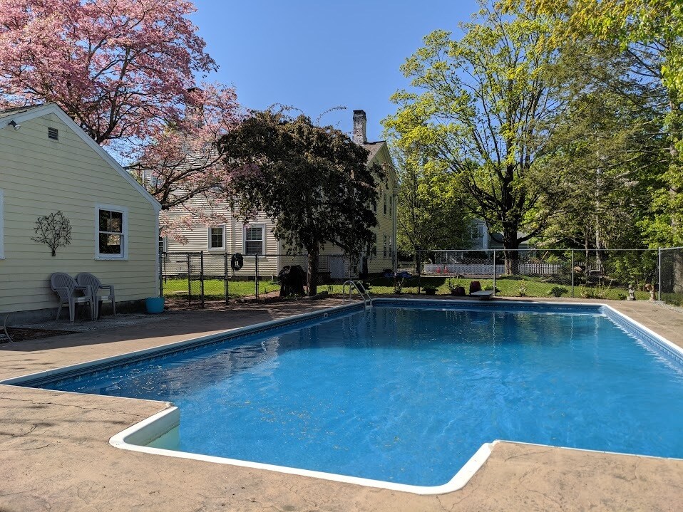 Building Photo - 189 Danielson Pike