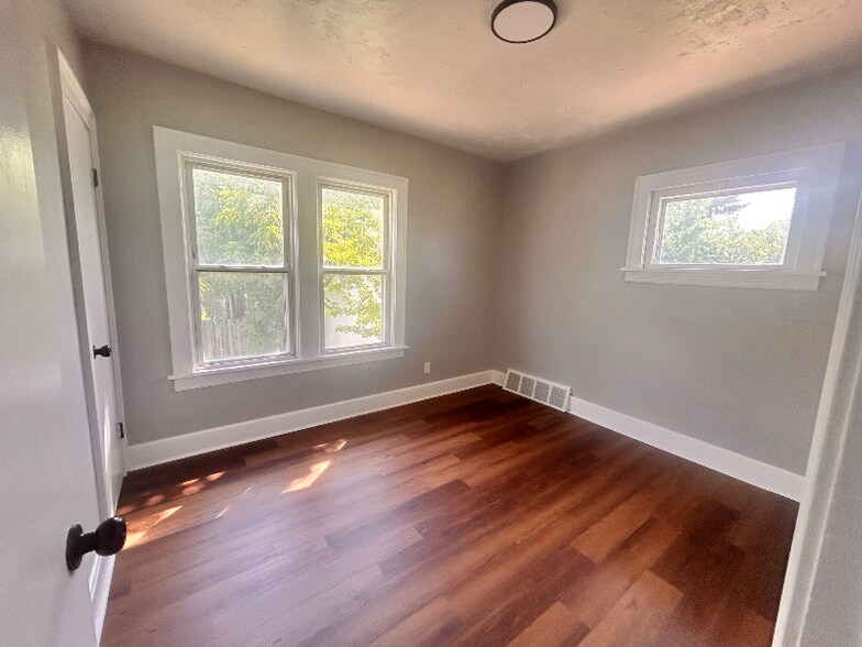 Building Photo - 10108 Park Heights Ave