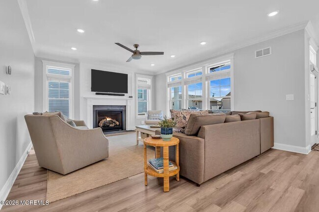 Building Photo - 13 5th Ave