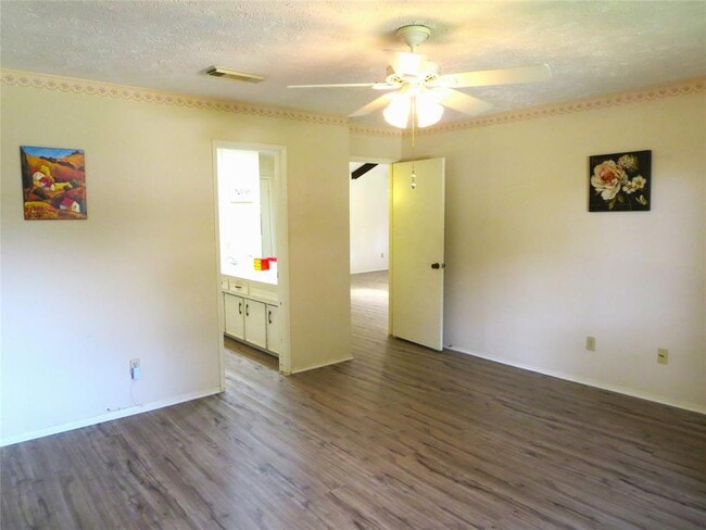 Building Photo - 21214 Park York Dr