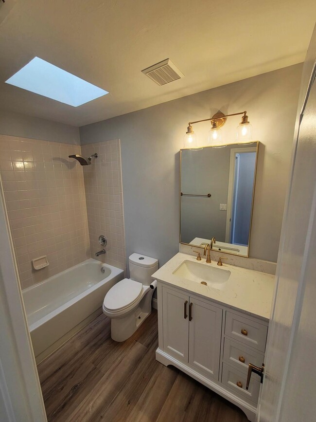 Building Photo - 20907 Country Barn Dr