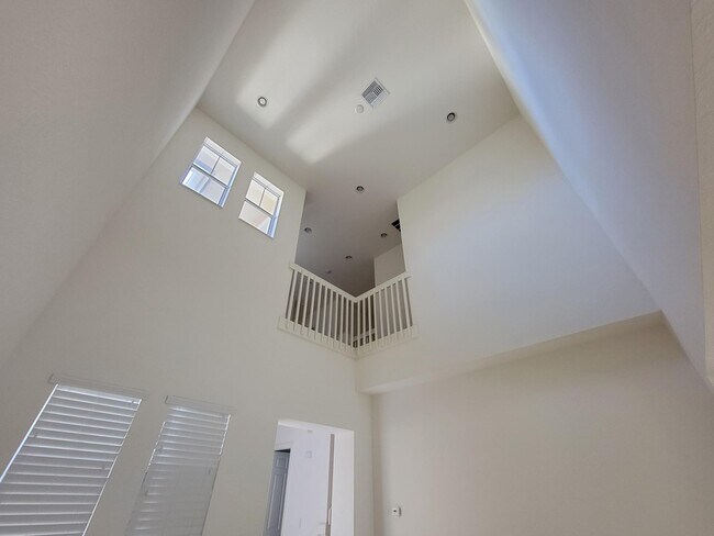 Building Photo - 685 Pacific Grove Dr