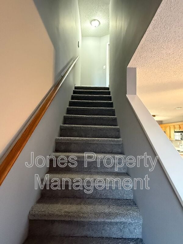 Building Photo - 805 Grove St