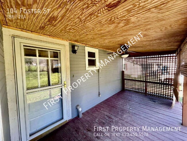 Building Photo - 104 Foster St