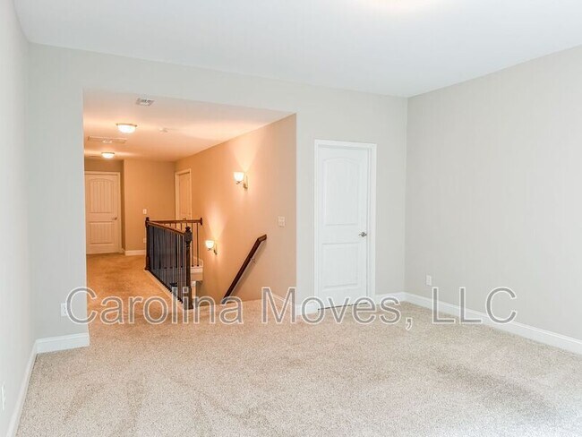 Building Photo - 3 Rocky Meadow Ct
