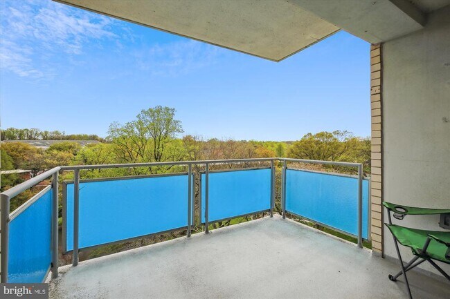 Building Photo - 10201 Grosvenor Pl