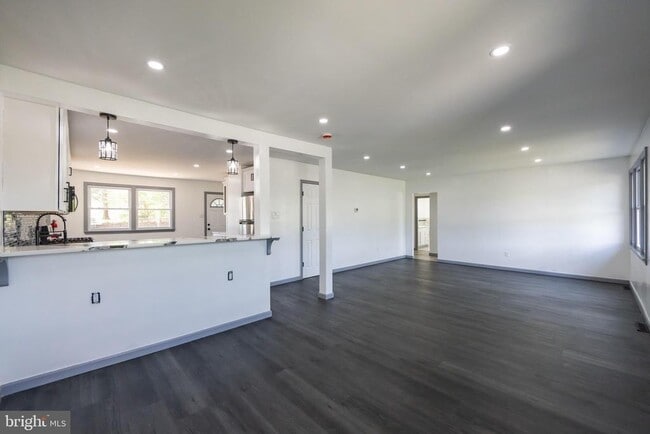 Building Photo - 1720 Chews Landing Rd
