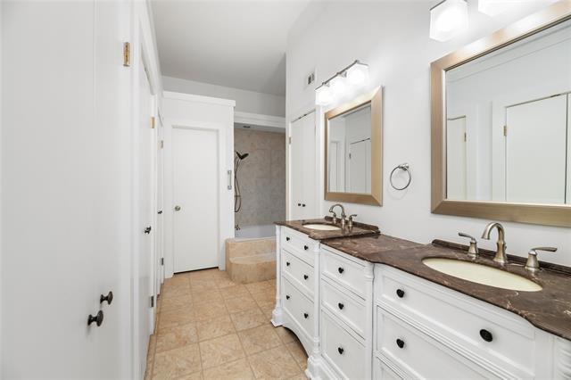 Building Photo - 4242 N Capistrano Dr