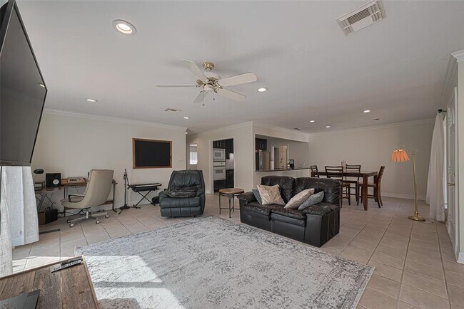Building Photo - 24 Champions Colony E