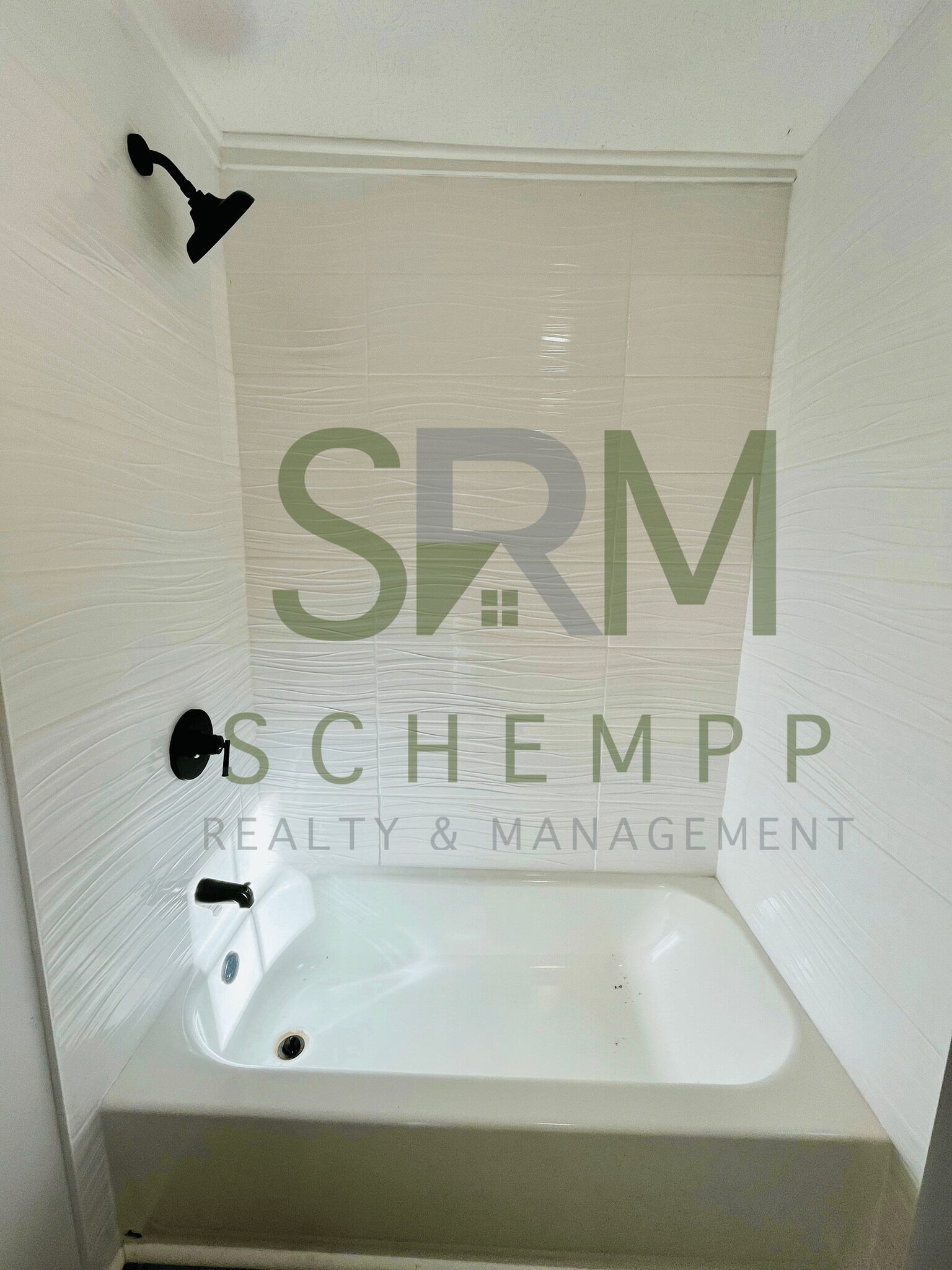 Building Photo - 615 N 32nd St