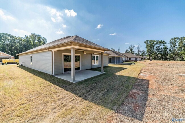 Building Photo - 14976 Greenleaf Dr