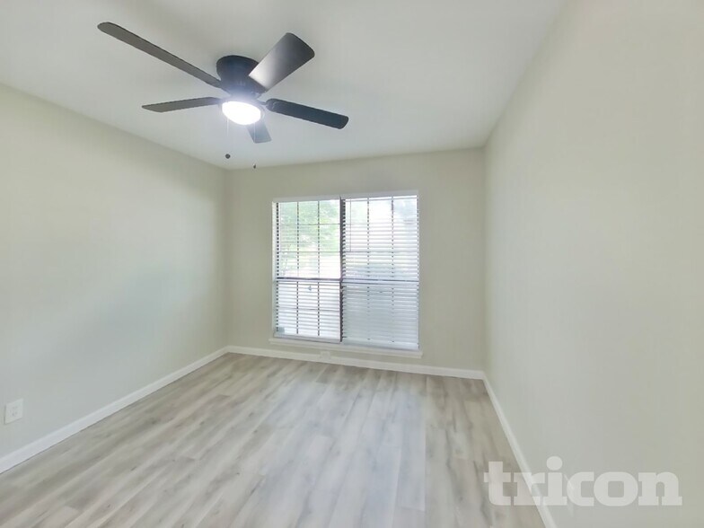 Building Photo - 1029 Twin Falls Dr