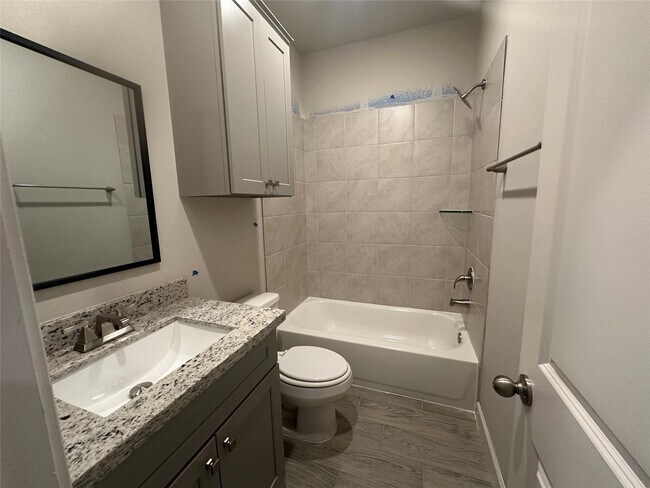Building Photo - 104b Turner Dr