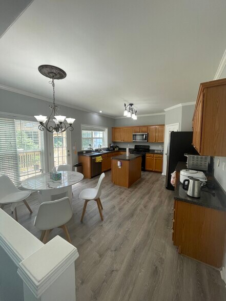 Kitchen - 5032 Crystal Downs Ln