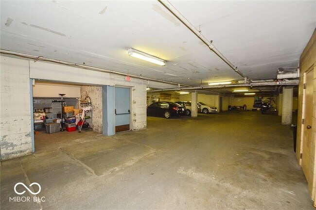 Building Photo - 430 N Park Ave