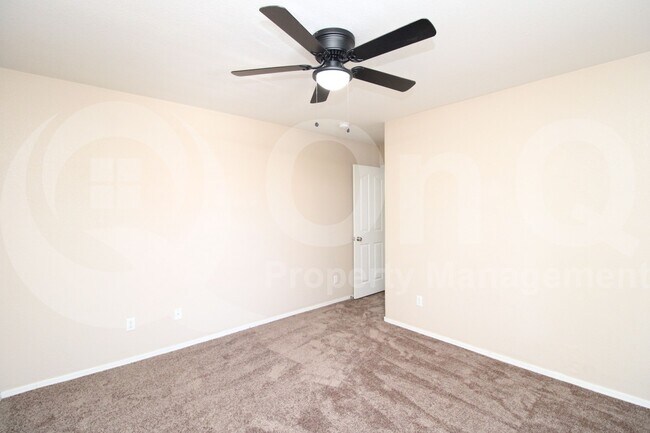 Building Photo - 6333 W Valencia Dr