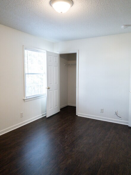 Building Photo - 152 Gray Station Rd