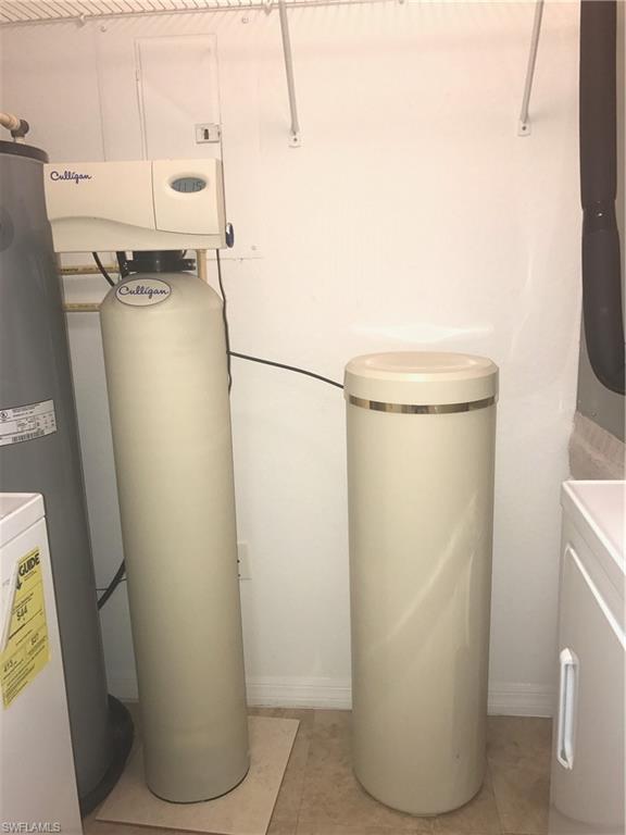 Building Photo - 6400 Aragon Way