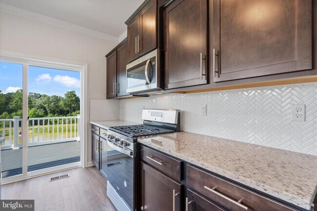Building Photo - 7524 Fern Gully Way