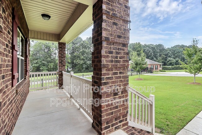 Building Photo - 141 Tall Fern Lp