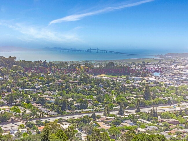 Building Photo - San Rafael View Home with Modern Upgrades!