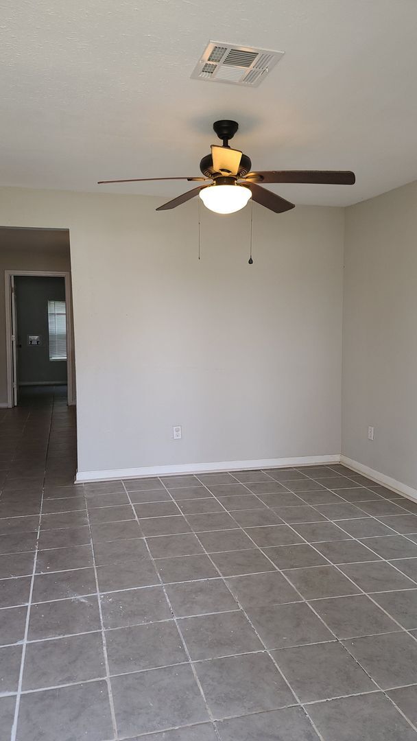 Building Photo - 2/1 Available Now