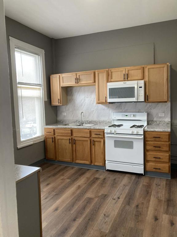 Building Photo - 2258 W 21st Pl