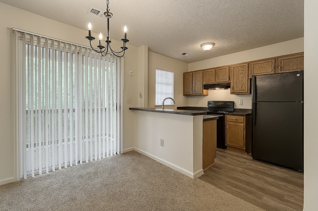 Building Photo - Coming Soon! 2 Bedroom Townhome!