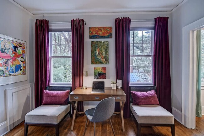 Building Photo - 518 Lamar Ave