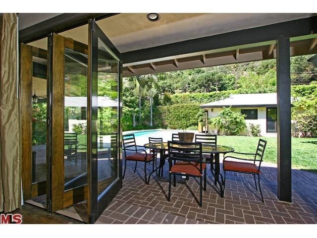 Building Photo - 2001 Coldwater Canyon Dr