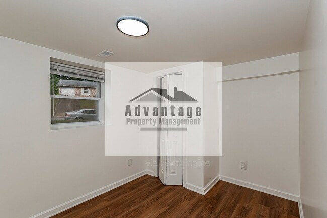 Building Photo - 1455 Helen Ln SW