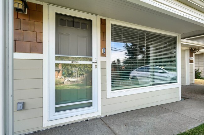 Building Photo - 7541 S Sunnycrest Rd