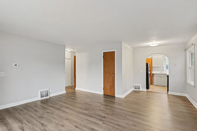 Building Photo - 1 Bedroom Rental Duplex in Midland- $1000/month