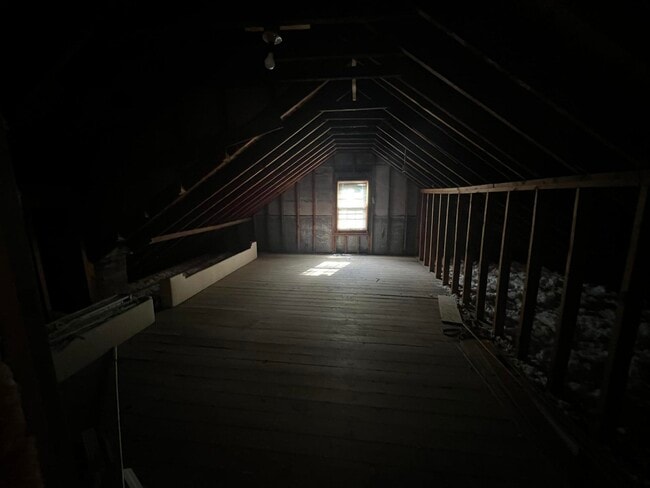 Building Photo - 405 Holiday Rd