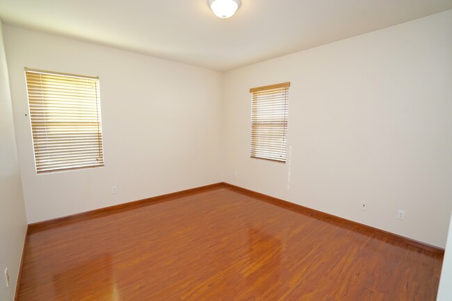 Building Photo - Creekside 4 Bedroom Home for Rent in Valen...