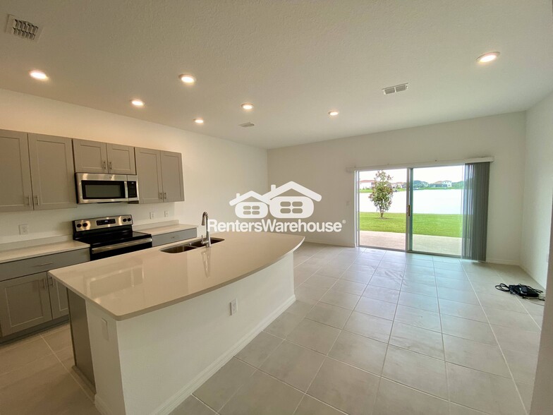 Building Photo - 1272 Lago Vista Ct