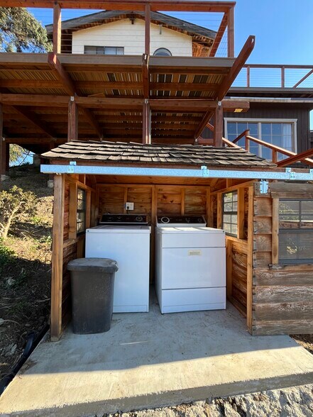 Building Photo - 1124 Rosario Dr