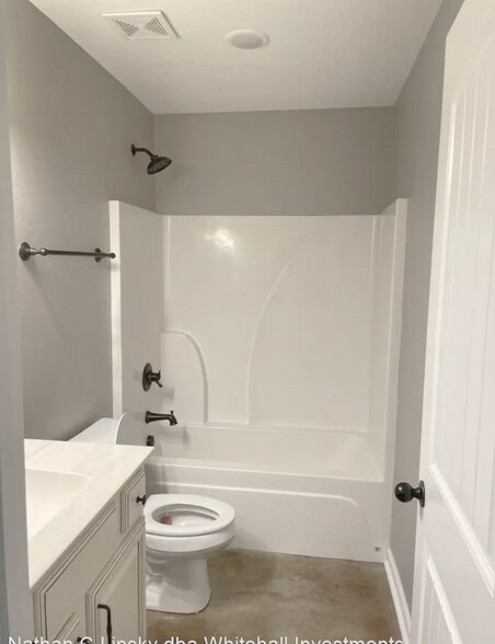 Building Photo - 4832 Wildwood Ln