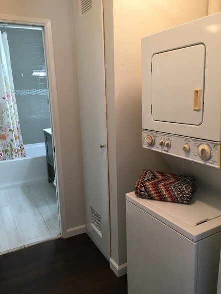 Laundry in Unit - 14718 W Magnolia Blvd