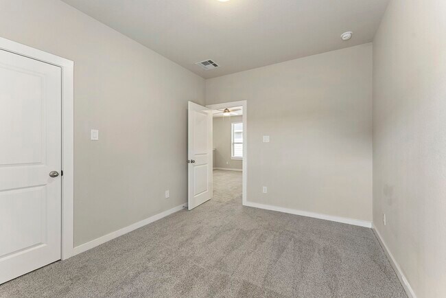 Building Photo - 421 Soapberry Tree Ct