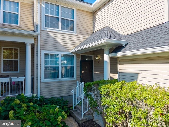 Building Photo - 12 Scarlet Oak Dr